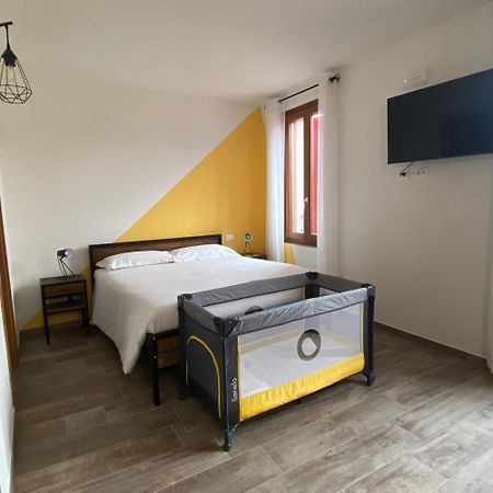 La Volpe Rossa Rooms And Apartments San Felice del Benaco Exterior foto
