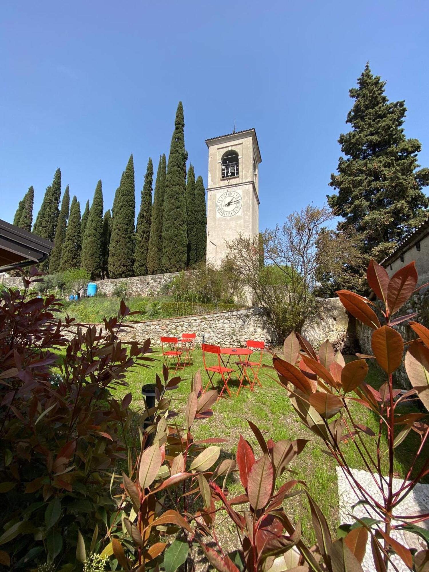 La Volpe Rossa Rooms And Apartments San Felice del Benaco Exterior foto