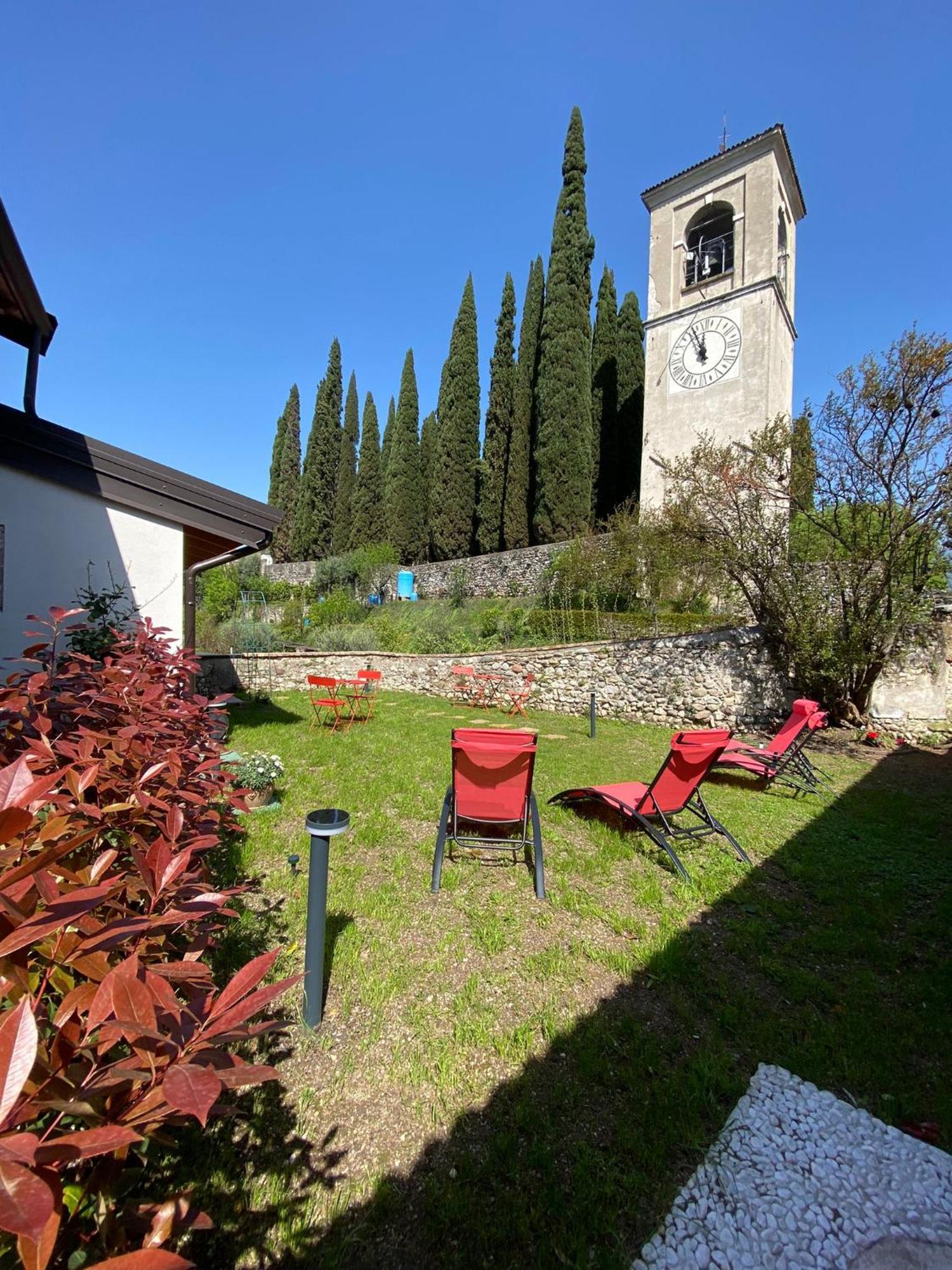 La Volpe Rossa Rooms And Apartments San Felice del Benaco Exterior foto